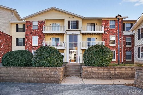 h-1464 Hawks Nest Ct, Saint Charles, MO, 63303 | Card Image