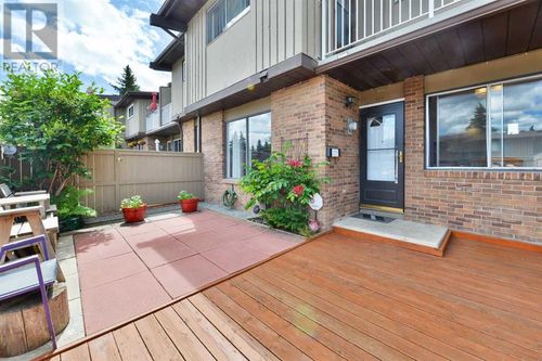 1055 72 Ave Nw, Calgary, AB, T2K5S4 | Card Image