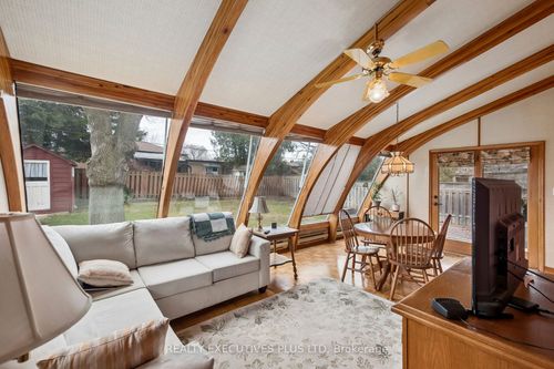 42 Bankfield Dr, Etobicoke, ON, M9V2P8 | Card Image