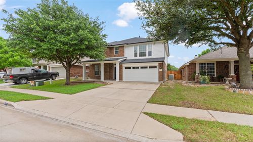 9208 Comanche Ridge Dr, Fort Worth, TX, 76131-3100 | Card Image