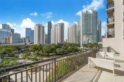 711 - 540 Brickell Key Dr, Condo with 2 bedrooms, 2 bathrooms and null parking in Miami FL | Image 3