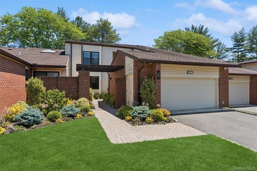 227 Ibis Ct, Manhasset, NY, 11030-4016 | Card Image