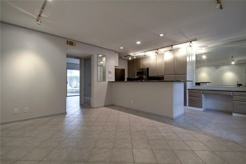 136-500 E Riverside Dr, Austin, TX, 78704-1340 | Card Image