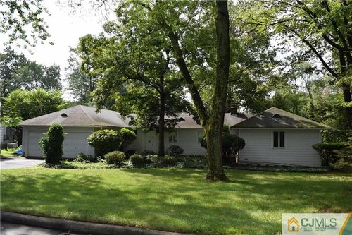 19 Goodale Cir, New Brunswick, NJ, 08901-1607 | Card Image