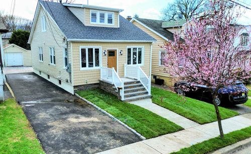 3 Raydol Ave, Secaucus, NJ, 07094-3212 | Card Image