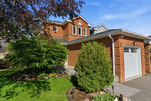 5 Teddington Cres, Whitby, ON, L1R1S4 | Card Image