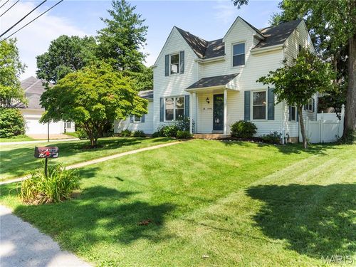 10443 Arthur Pl, Saint Louis, MO, 63131-2708 | Card Image