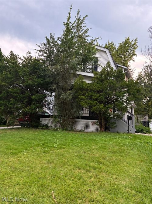 1518 E 174th St, Cleveland, OH, 44110-2962 | Card Image