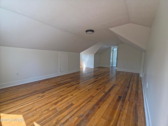 242 N Broad St, House other with 3 bedrooms, 2 bathrooms and 4 parking in Lexington TN | Image 8