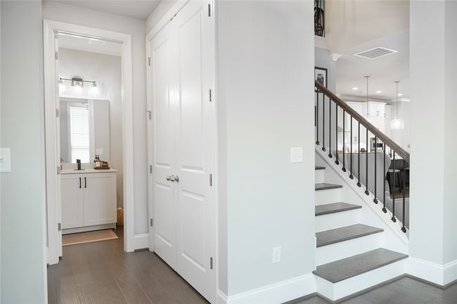 Entry from garage | Image 32