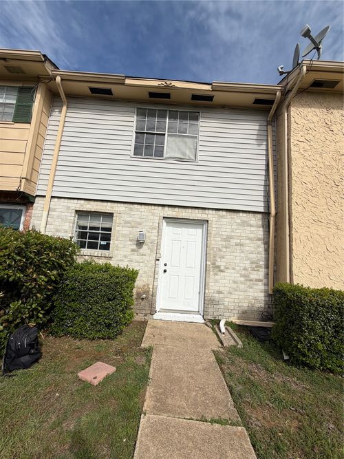 26 E Mountain Creek Dr, Grand Prairie, TX, 75052-5921 | Card Image