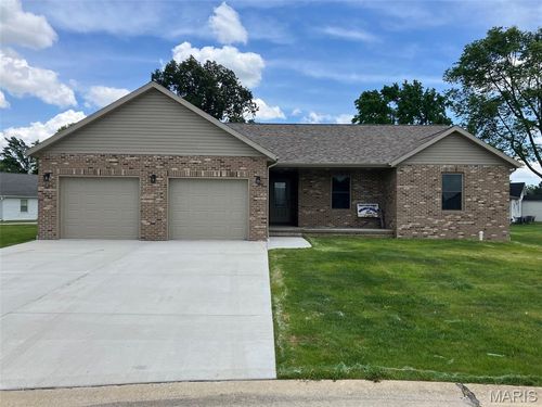 1450 Hodapp Ct, Carlyle, IL, 62231-2523 | Card Image