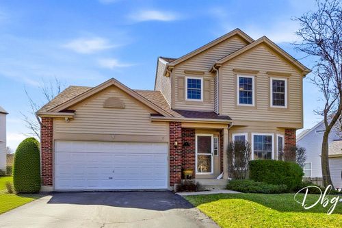 7 E Dahlia Ln, Round Lake Beach, IL, 60073-4043 | Card Image