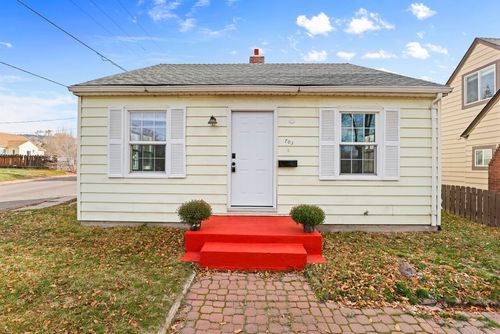 703 Mitchell St, Klamath Falls, OR, 97601-3551 | Card Image