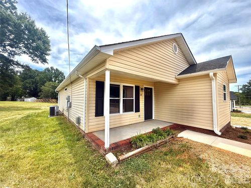 121 S Beaver St, Landis, NC, 28088-1505 | Card Image