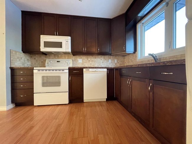 5209 49 Street, House other with 4 bedrooms, 2 bathrooms and 4 parking in Kitscoty AB | Image 7