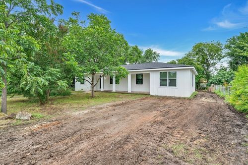 509 E Pine St, West, TX, 76691-1626 | Card Image