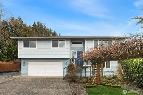 3929 205th Pl Sw, Lynnwood, WA, 98036-8803 | Card Image