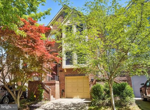 3913 Green Look Ct, FAIRFAX, VA, 22033-2700 | Card Image