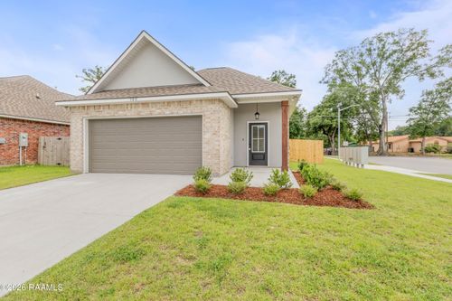 300 Ethereal St, Youngsville, LA, 70592-6935 | Card Image