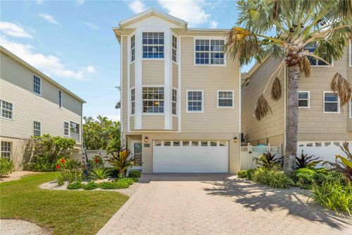 215 81st Street, HOLMES BEACH, FL, 34217 | Card Image