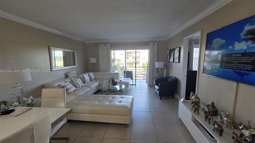 302-3050 E Sunrise Lakes Dr, Sunrise, FL, 33322-1774 | Card Image