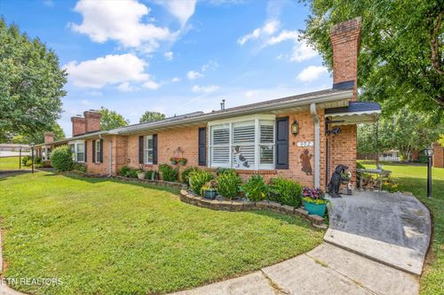 902 Windridge Dr, Maryville, TN, 37803-6763 | Card Image
