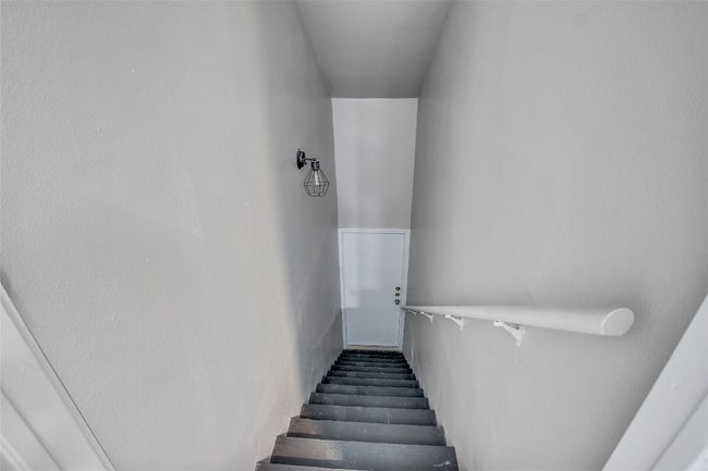 Stairs to Garage | Image 16