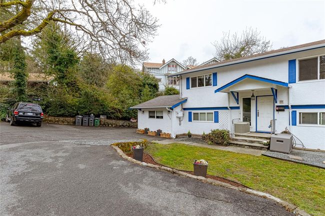 4070 Carey Rd, House other with 5 bedrooms, 3 bathrooms and 3 parking in Saanich BC | Image 4