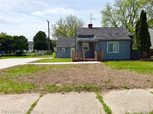 18374 Mesle St, Roseville, MI, 48066-4807 | Card Image