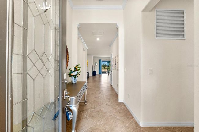 Front Hall | Image 4