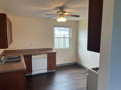 98 Buckeye Cir, Columbus, OH, 43217-1085 | Card Image