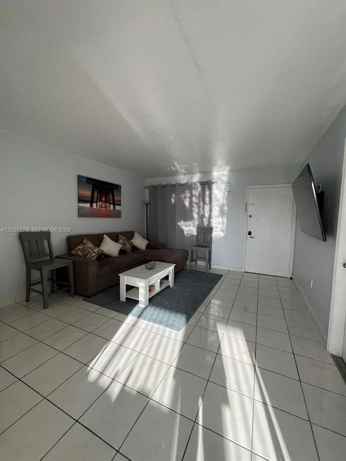 414-8615 Nw 8th Street, Miami, FL, 33126 | Card Image