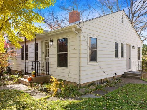 835 Mahtomedi Ave, Mahtomedi, MN, 55115-1732 | Card Image