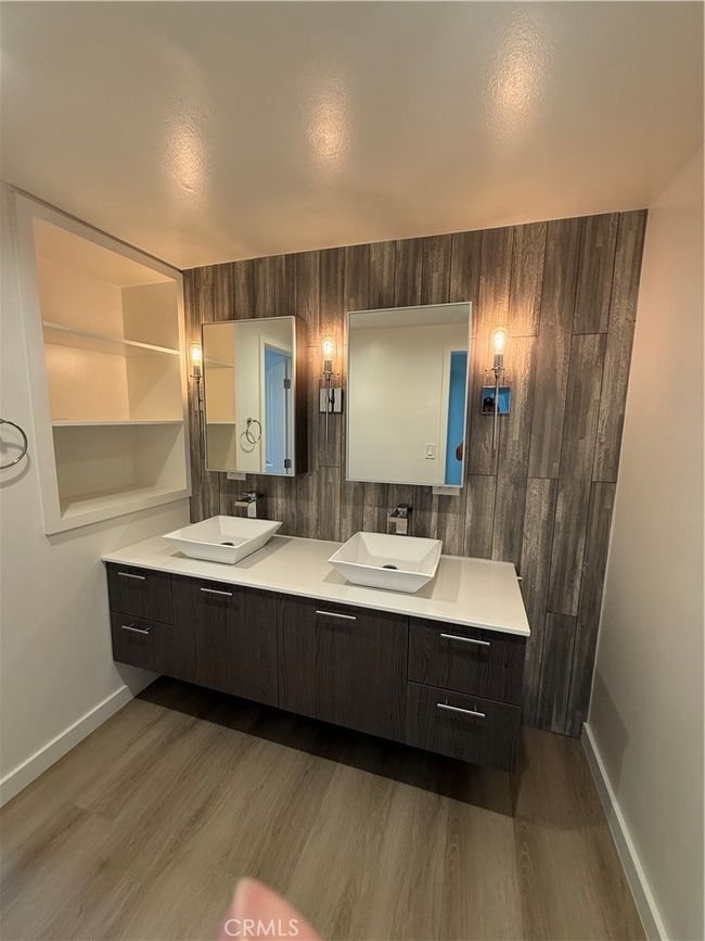 1109 E 1 St St, Condo with 3 bedrooms, 2 bathrooms and 2 parking in Tustin CA | Image 14