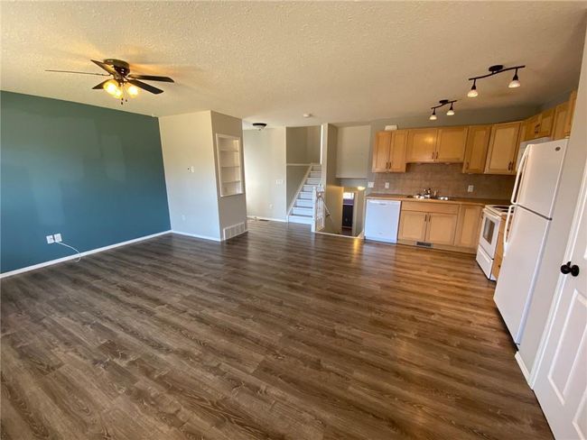 4918 54 Avenue, Home with 3 bedrooms, 2 bathrooms and 2 parking in Olds AB | Image 9