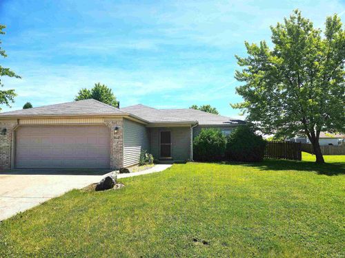 832 N Thresher Run, Churubusco, IN, 46723 | Card Image