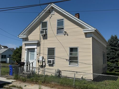 15 Allen St, Fall River, MA, 02724-2611 | Card Image