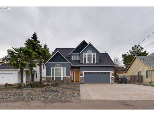 876 Se Locust St, Dundee, OR, 97115 | Card Image