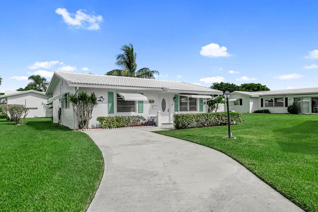Lake Circle Dr, Boynton Beach, FL 33426