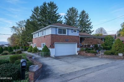 2 Orchard View Drive, House other with 3 bedrooms, 2 bathrooms and null parking in Hollidaysburg PA | Image 3