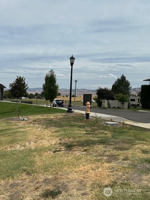 285 Arabica Rd, Walla Walla, WA, 99362-1749 | Card Image