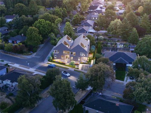 395 St. Charles St, Victoria, BC, V8S3N2 | Card Image