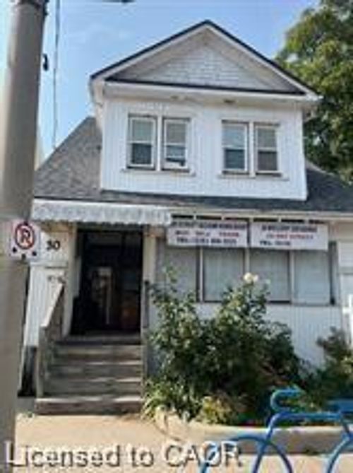 {{alt}} | Card Image