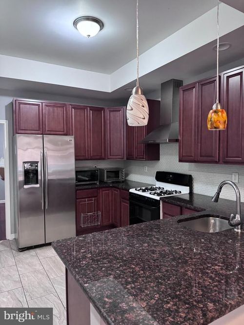 3211 W Oxford St, PHILADELPHIA, PA, 19121-3518 | Card Image