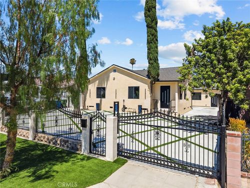 7660 Radford Ave, North Hollywood, CA, 91605-2857 | Card Image