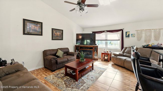 15348 Glossy Ibis Rd, House other with 3 bedrooms, 2 bathrooms and null parking in WEEKI WACHEE FL | Image 17