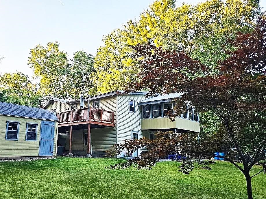 Maple Ave, Newton, NH 03858
