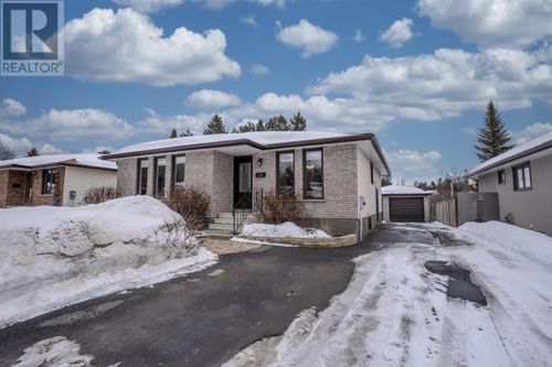 232 Downing St, Thunder Bay, ON, P7A7Z4 | Card Image