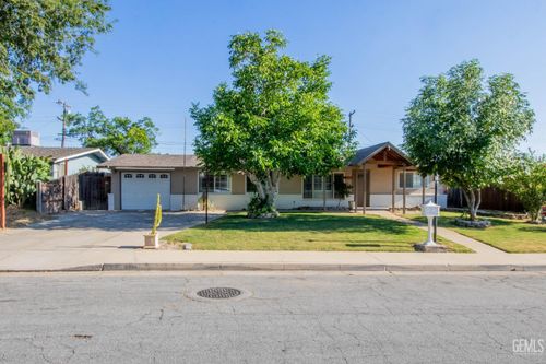 2901 Kaibab Avenue, Bakersfield, CA, 93306 | Card Image
